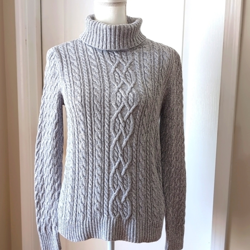 Croft & Barrow Gray Cable knit Turtleneck Sweater. Size Medium